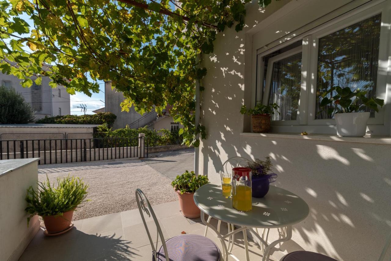 Apartments Bruna Trogir Exterior photo