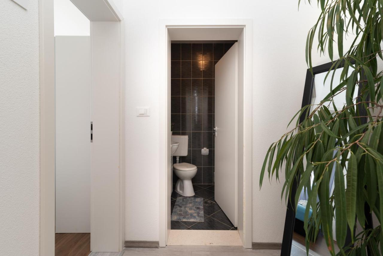 Apartments Bruna Trogir Exterior photo