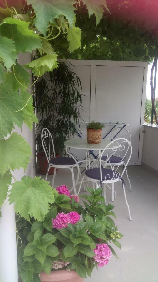 Apartments Bruna Trogir Exterior photo